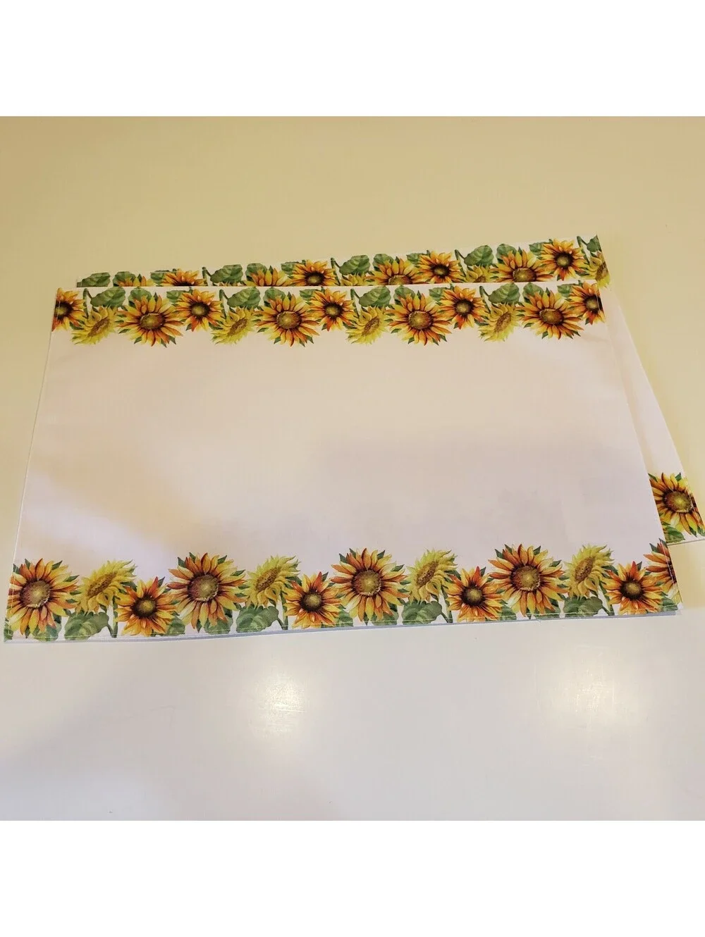 Sunflower Placemats Set of 4 Home Collections NWT 12x18 Border Rectangle Garden